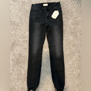 Black cropped stretchy jeans